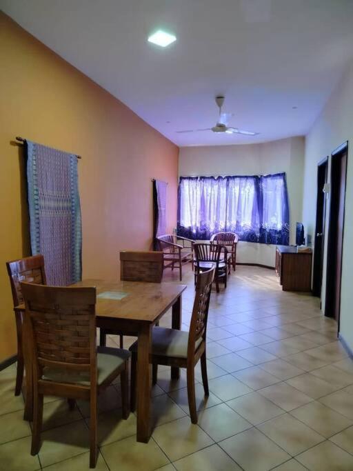 Homestay Elina - Cheap And Cosy Port Dickson Kültér fotó